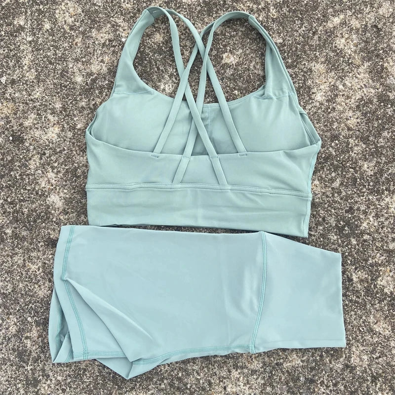 Women's Seamless Yoga Set With Sports Bra And Cycling Shorts