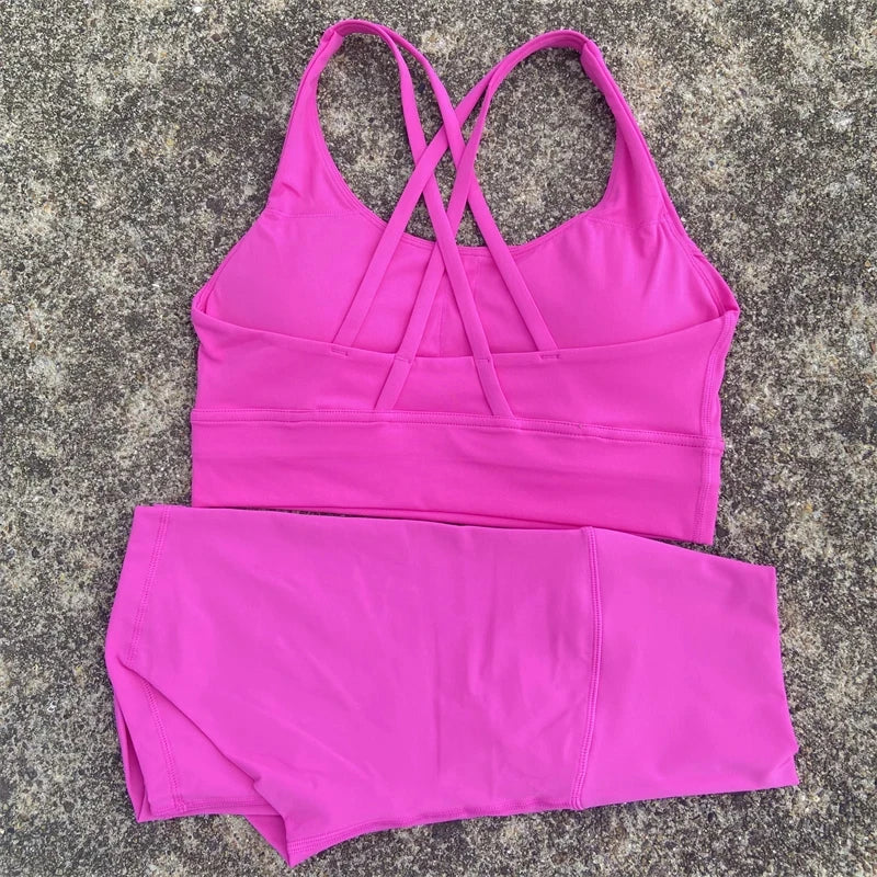 Women's Seamless Yoga Set With Sports Bra And Cycling Shorts