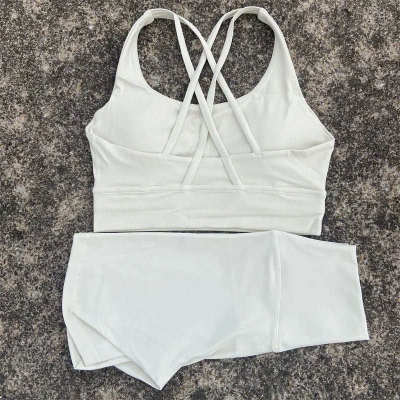 Women's Seamless Yoga Set With Sports Bra And Cycling Shorts