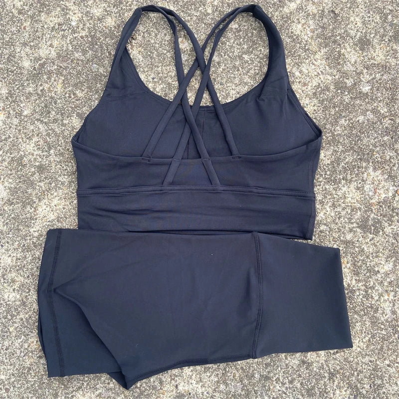 Women's Seamless Yoga Set With Sports Bra And Cycling Shorts